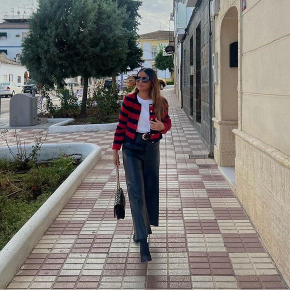 Zara | Knit Sweater Gold Buttons - Picture 15 of 16